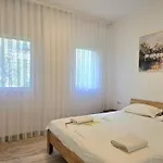 & Sea Living Apartman *