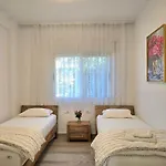 Apartman & Sea Living *