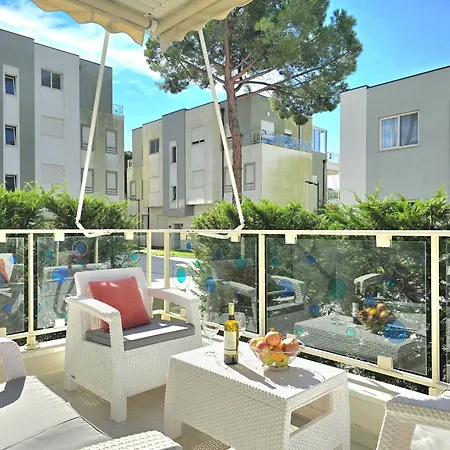 & Sea Living * Plazhi San Pietro