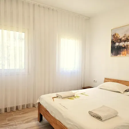 & Sea Living Plazhi San Pietro