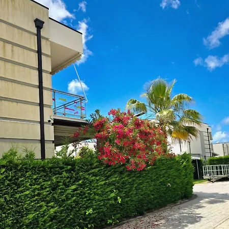 Apartment & Sea Living